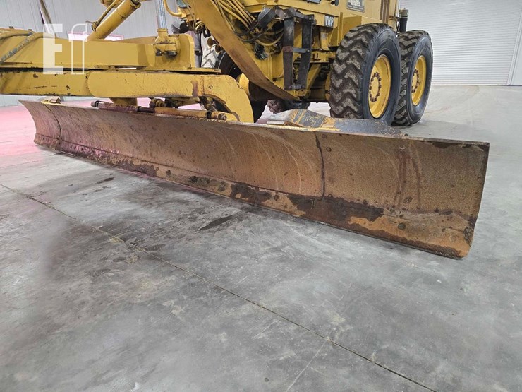 1995-caterpillar-120h-image-9