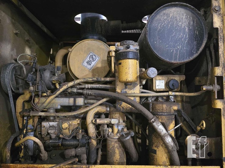 1995-caterpillar-120h-image-22