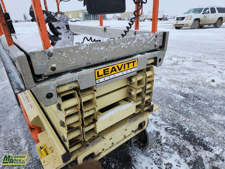 2014-jlg-3246es-image-20