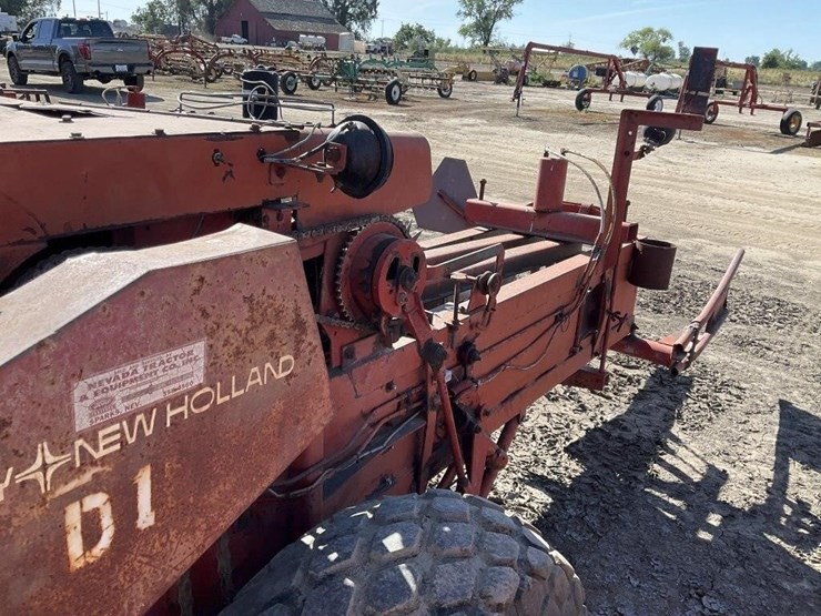 new-holland-500-image-14