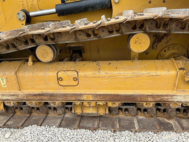 2021-caterpillar-d4-image-18