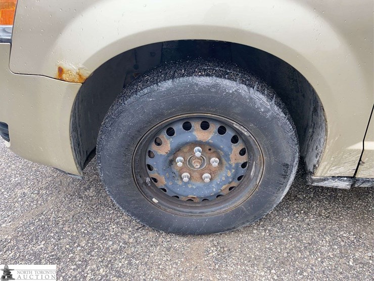 2010-dodge-grand-caravan-se-image-11