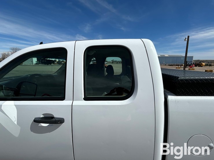 2013-gmc-sierra-3500-image-19