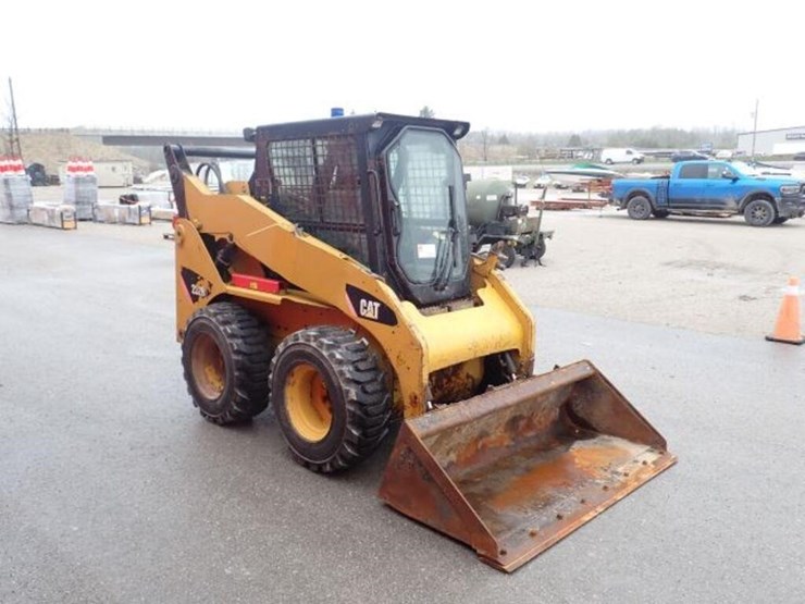 2010-caterpillar-232b-image-3