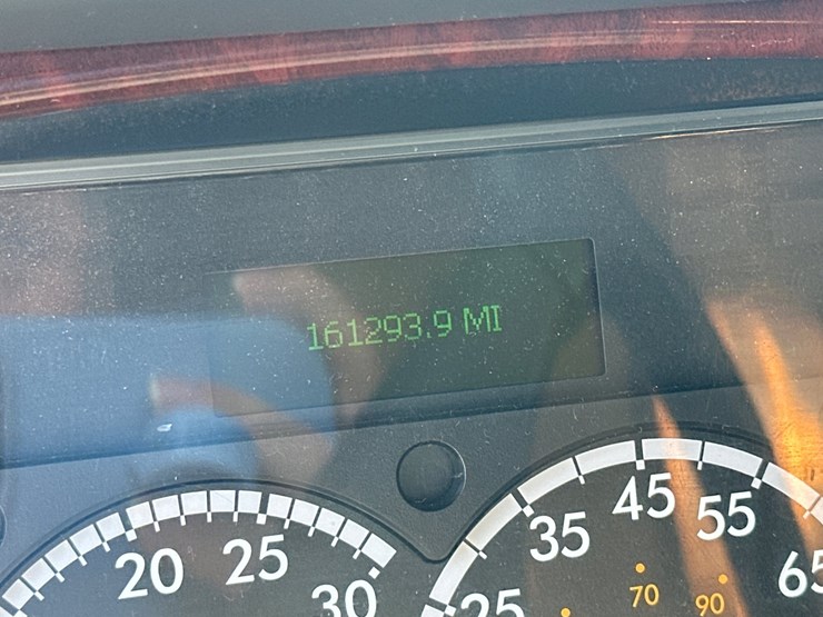 2020-freightliner-108sd-image-16