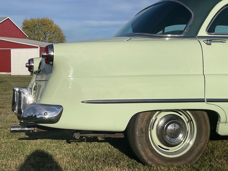 1953-ford-customline-sedan-image-24