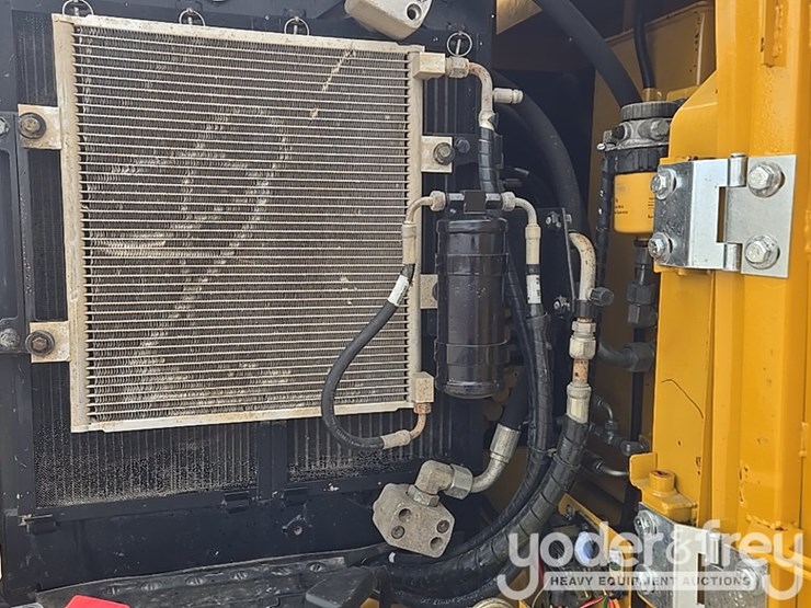 2018-caterpillar-305.5-image-79