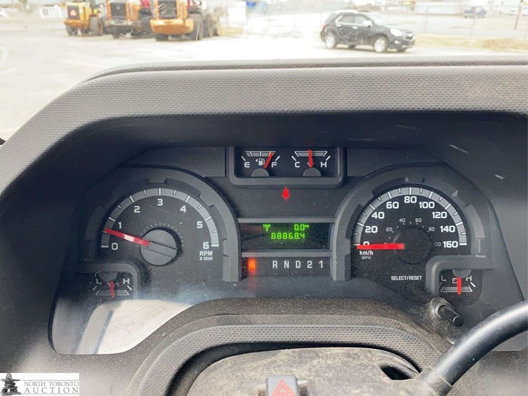 2009-ford-cargo-image-11