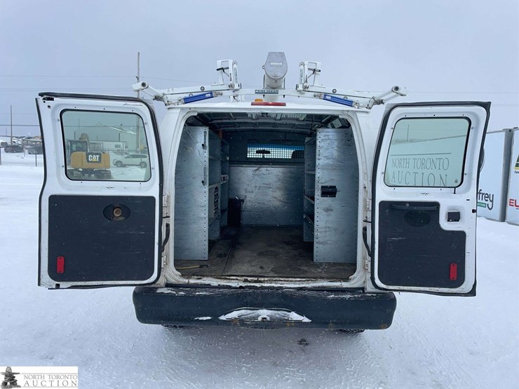 2009-ford-cargo-image-22