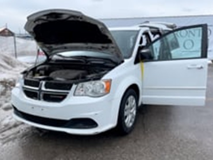 2014-dodge-grand-caravan-sxt-image-9