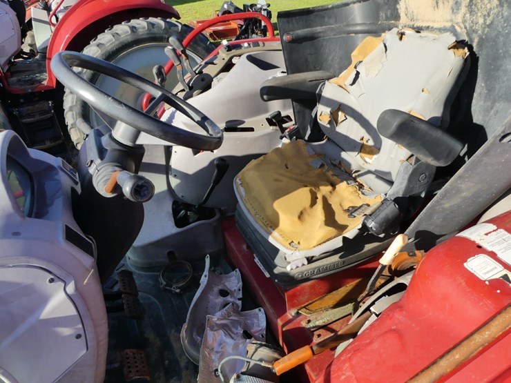 case-ih-farmall-140a-image-10