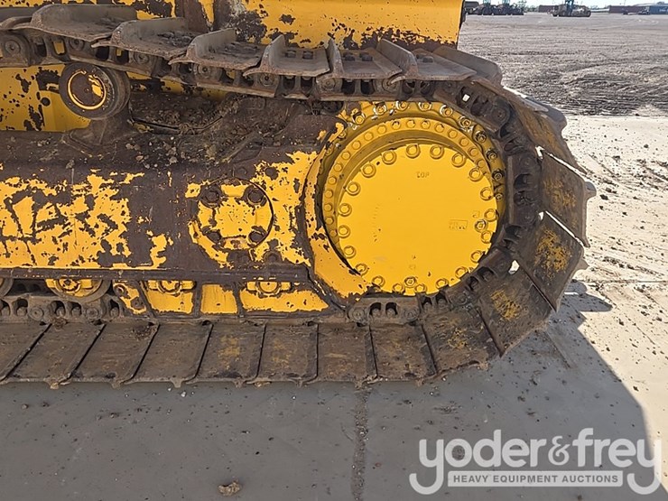 2023-komatsu-d61px-24-image-13