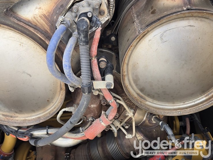 2019-caterpillar-d6-lgp-image-54