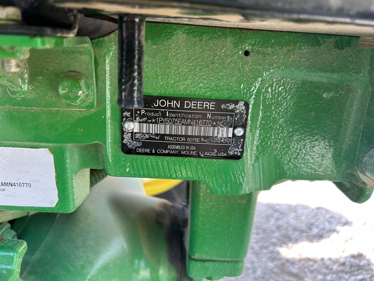 2021-john-deere-5075e-image-31