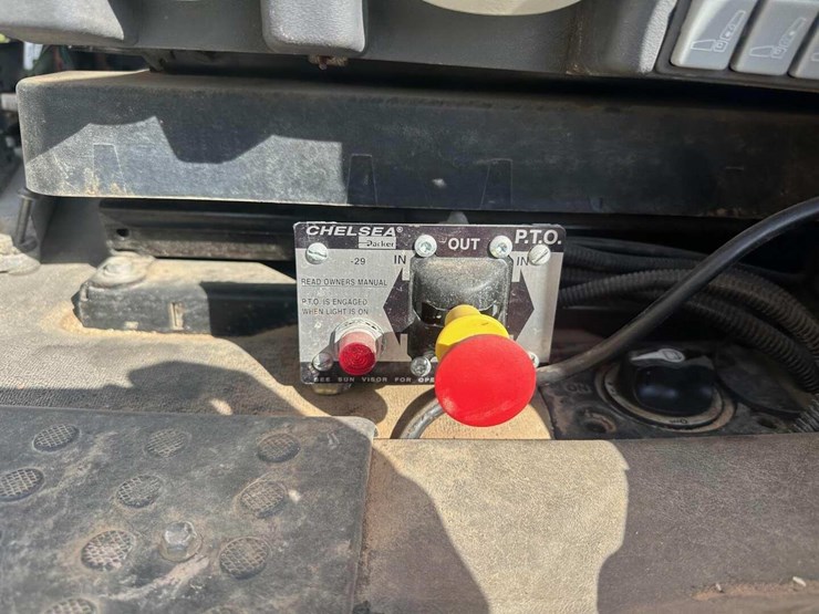 2014-freightliner-cascadia-image-9