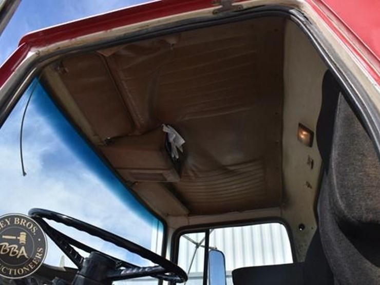 1988-ford-l8000-image-39