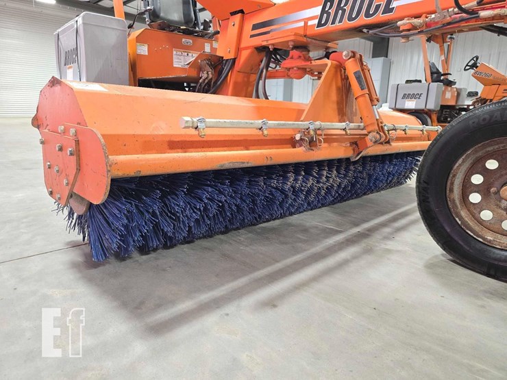 2018-broce-bw260-image-10