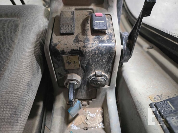 2008-caterpillar-301.8c-image-24