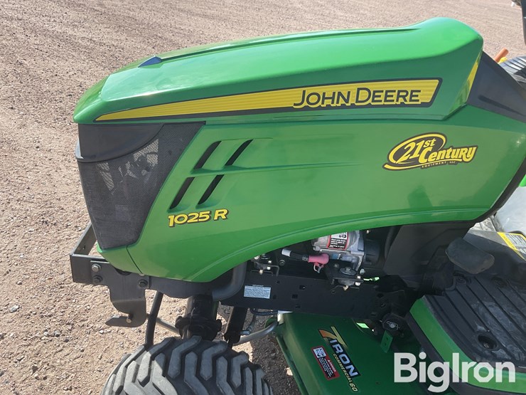 2013-john-deere-1025r-image-12