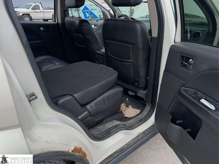 2009-ford-taurus-x-image-19