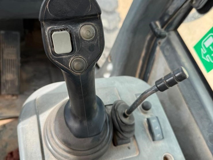 2014-hyundai-hl757tm-9a-image-22