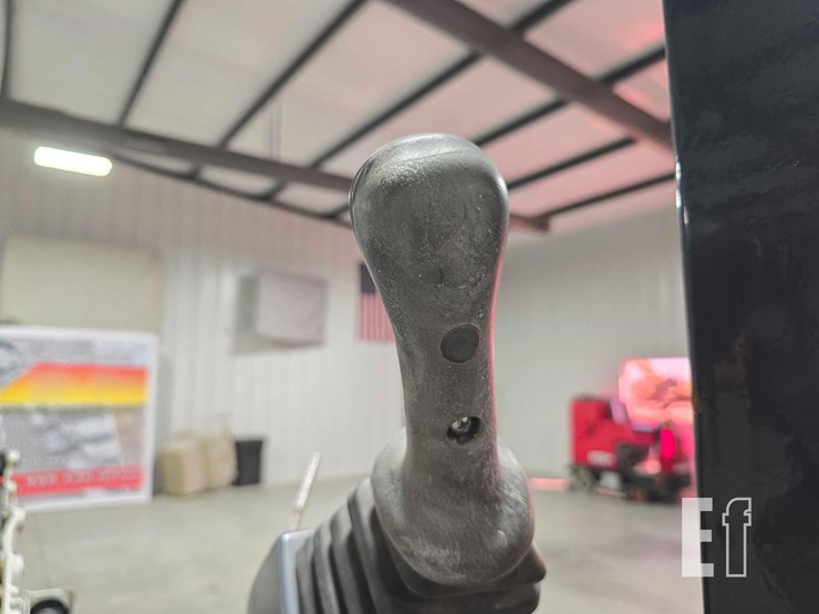 2022-bobcat-e10-image-23