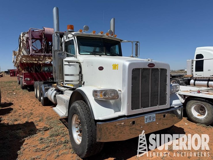 2013-peterbilt-367-image-10