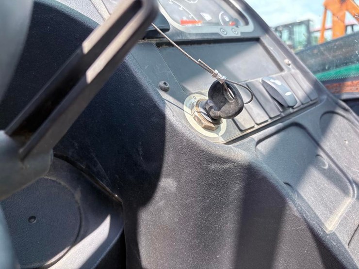 2012-jcb-509-42-image-24