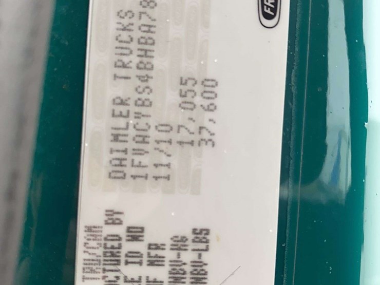 2011-freightliner-m2-106-image-50