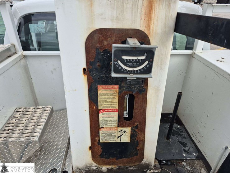 2011-ford-f550-image-31