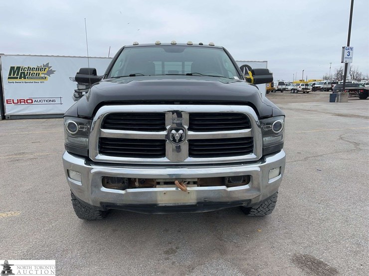 2016-dodge-2500-image-2