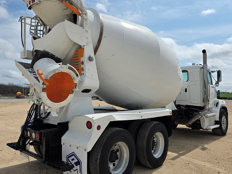 2022-westernstar-daycab-4700-concrete-mixer-truck-image-5