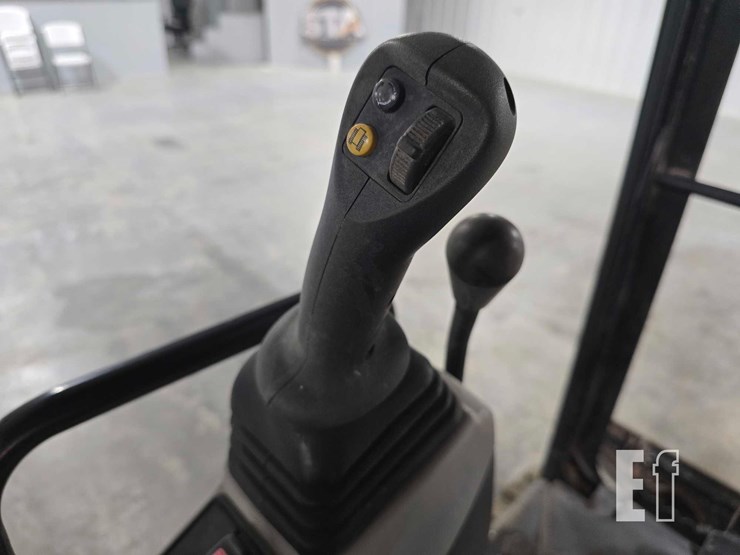 2021-caterpillar-301.8-image-21