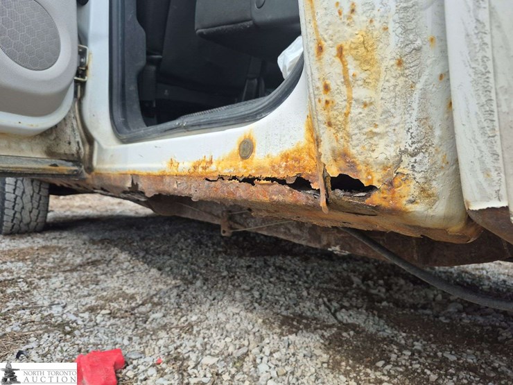 2013-chevrolet-silverado-1500-image-22