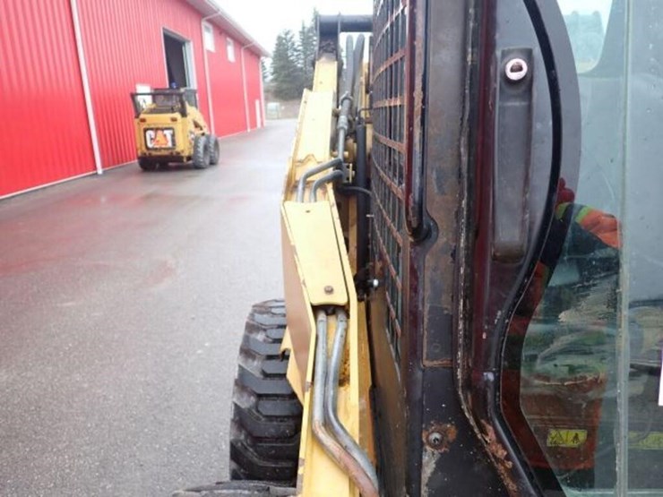 2010-caterpillar-232b-image-35