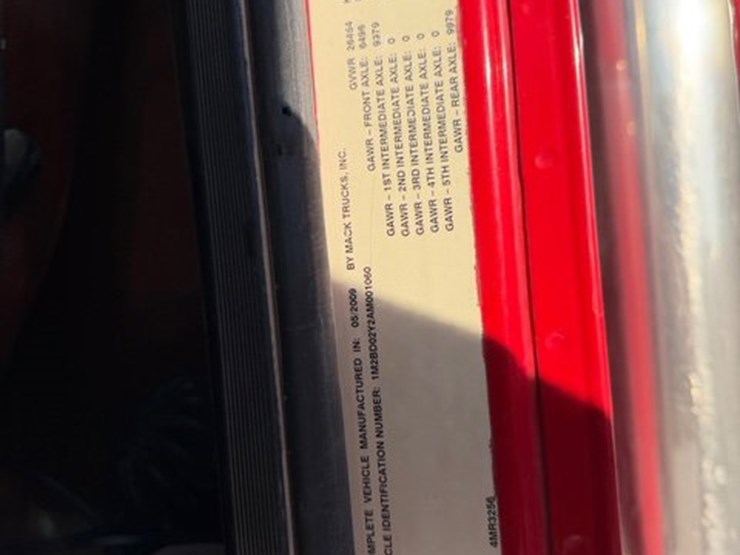 2010-mack-titan-image-15