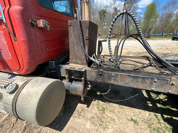#31965-•-1989-mack-r688-tandem-axle-truck-tractor-image-14
