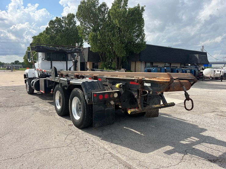 2002-mack-rd688s-image-7