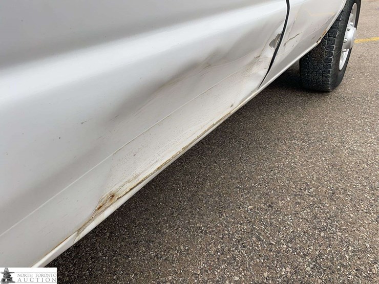 2009-ford-cargo-image-31