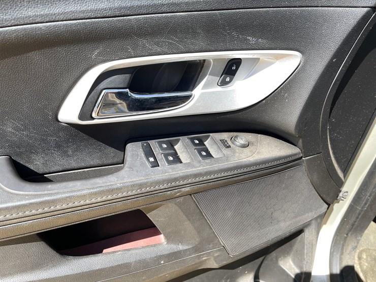 2013-chevrolet-equinox-image-29