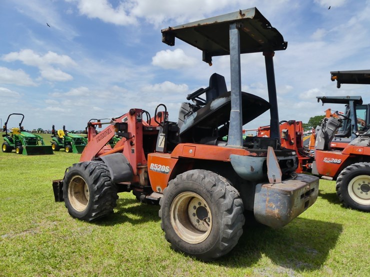 2012-kubota-r520s-image-4