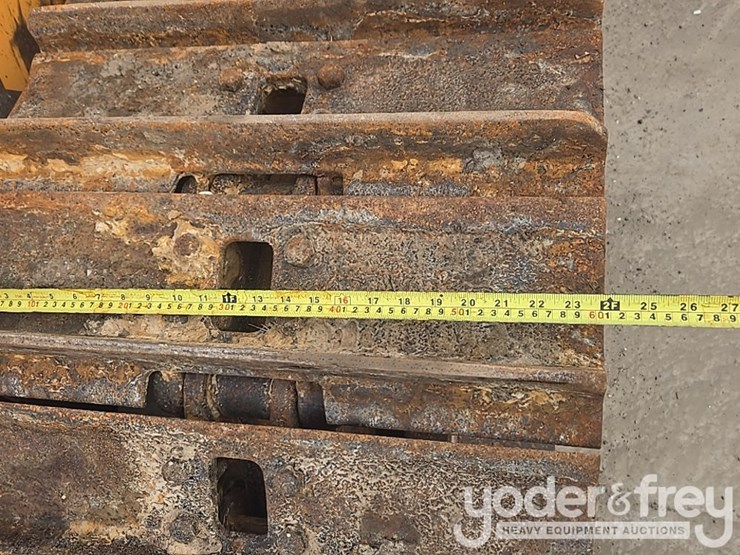 2016-case-750m-image-24