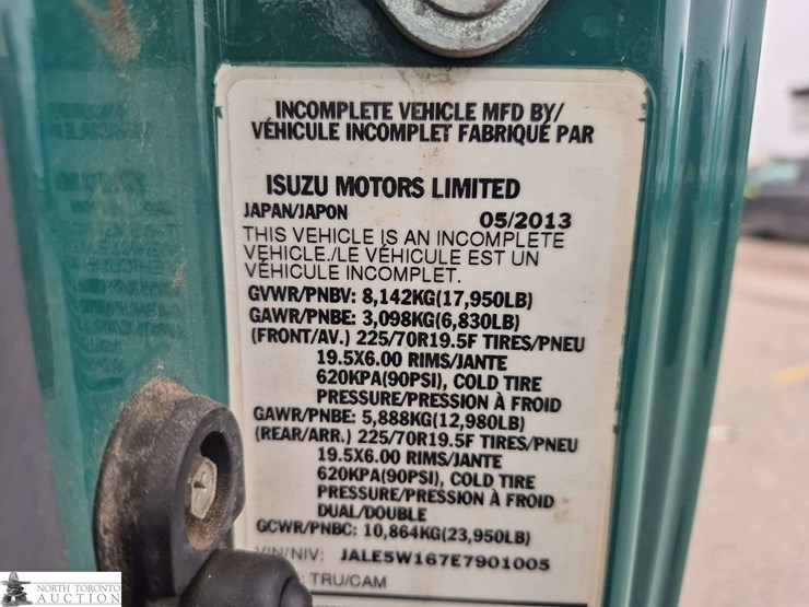 2014-isuzu-nqr-image-10