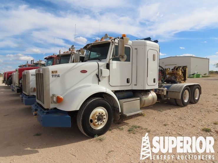 2012-peterbilt-365-image-1