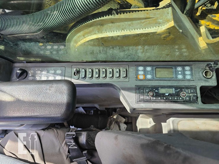 2018-caterpillar-336fl-image-17