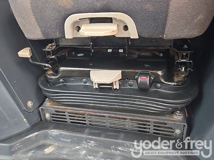 2014-komatsu-d61px-23-image-90