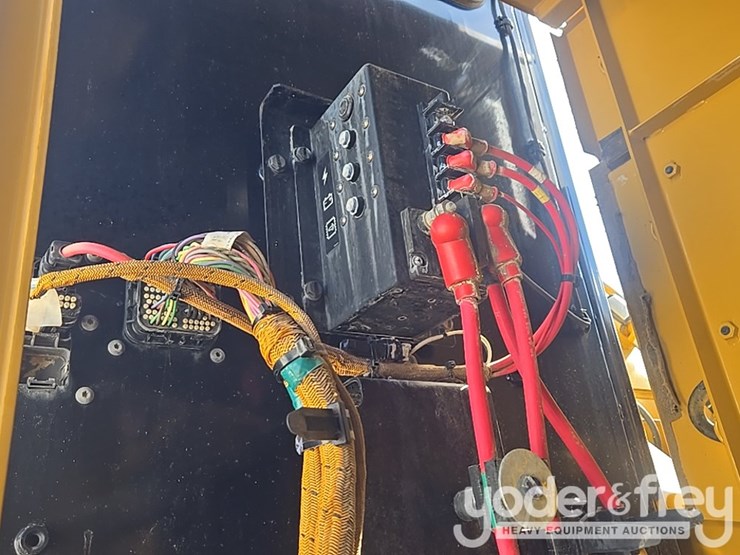 2017-caterpillar-336fl-image-42