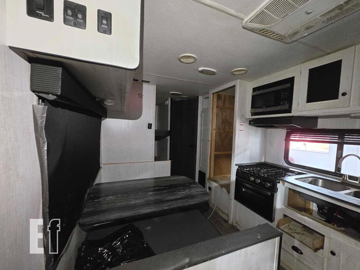 2022-heartland-trail-runner-25jm-image-10