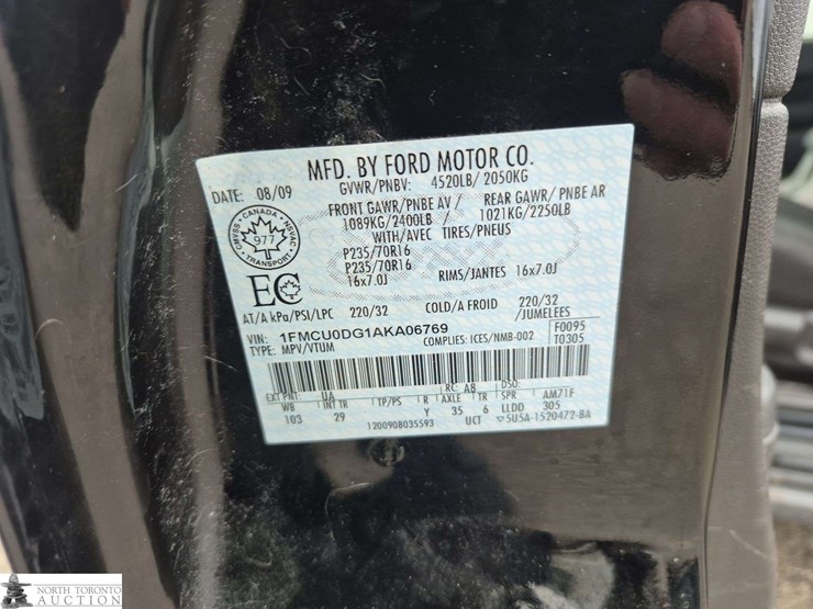 2010-ford-escape-image-17