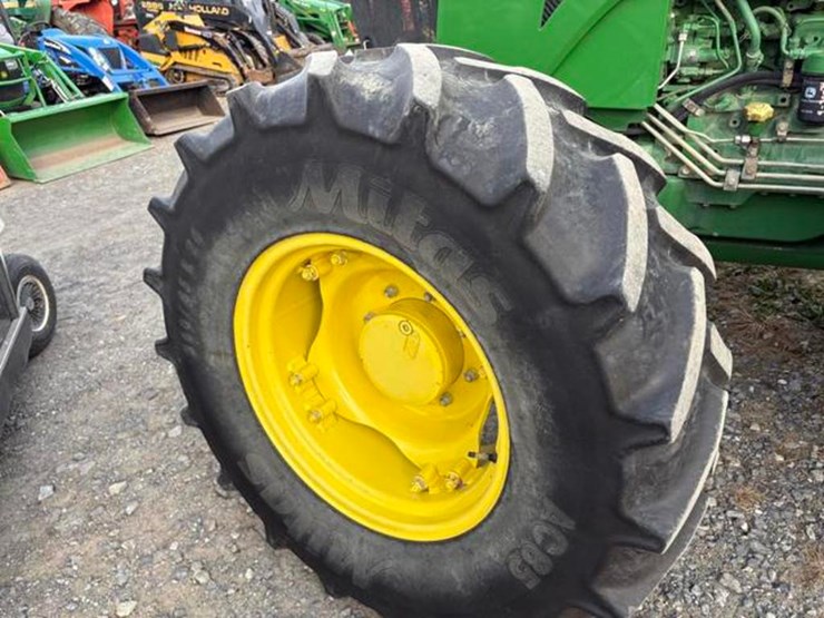 2020-john-deere-6105e-image-14